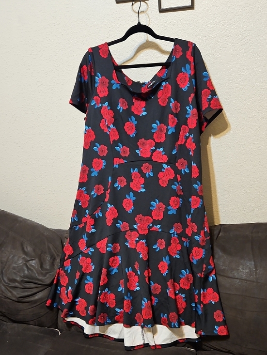 Lane Bryant Dresses & Skirts - Lane Bryant Black Midi Dress with Red Rose and Blue Leaf Accents